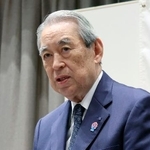 　関西プレスクラブの会合で講演する関西経済連合会の松本正義会長＝２０日午後、大阪市中央区