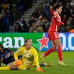 　女子の欧州チャンピオンズリーグ、パリ・サンジェルマン戦でゴールを決めたバイエルン・ミュンヘンの谷川萌々子＝２０日、パリ（ＡＰ＝共同）