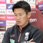 　サッカー天皇杯決勝を前に、オンライン取材に応じる神戸・吉田監督＝２１日、神戸市（（Ｃ）ＶＩＳＳＥＬ　ＫＯＢＥ）