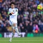 　サッカーのイングランド・プレミアリーグでアストンビラ戦に出場したリーズの田中碧＝２３日、リーズ（ゲッティ＝共同）