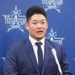 　契約交渉を終え、記者会見するＤｅＮＡ・筒香＝２４日、横浜市