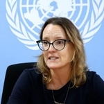 　２５日、レバノンの首都ベイルートで取材に応じるＵＮＩＦＩＬのアーディル報道官（共同）