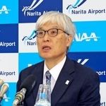 　記者会見する成田国際空港会社の藤井直樹社長＝２７日午前、成田空港