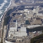 　中部電力浜岡原発＝３月、静岡県御前崎市（共同通信社ヘリから）