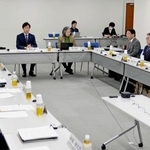 　「外国人との秩序ある共生社会の実現のための有識者会議」の初会合＝２７日午後、東京都千代田区