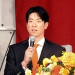 　日本ハムから巨人に移籍し記者会見する松本剛＝２７日、東京都内のホテル