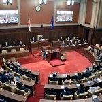 　中国の薛剣駐大阪総領事によるＸ（旧ツイッター）投稿について、非難決議を全会一致で可決した大阪府議会＝２８日午後