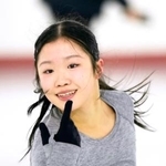 　公開練習で調整するフィギュアスケート女子の中井亜美＝千葉県船橋市