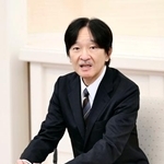 　６０歳の誕生日を前に記者会見される秋篠宮さま＝２５日、東京・赤坂御用地の赤坂東邸（代表撮影）