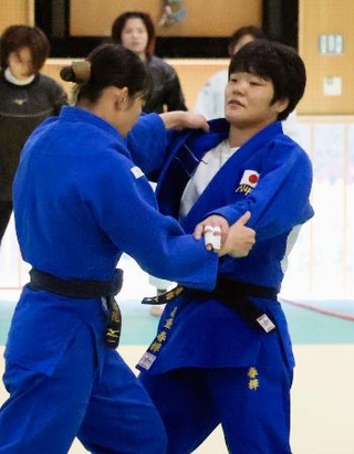 　柔道のＧＳ東京大会に向け練習する嘉重春樺＝味の素ナショナルトレーニングセンター