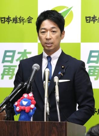 　記者会見する日本維新の会の藤田文武共同代表＝３日、国会