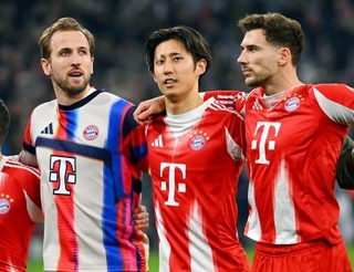 　スポルティングに勝利したバイエルン・ミュンヘンの伊藤（中央）＝ミュンヘン（共同）