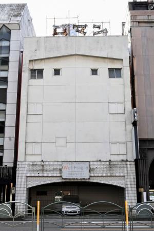 　売春場所として元警察官が提供したとみられる建物＝１０日午前、岐阜市