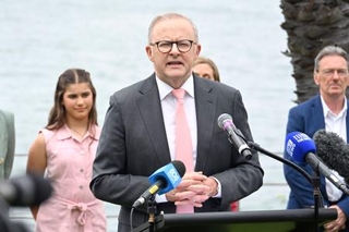 　１０日、記者会見するオーストラリアのアルバニージー首相＝シドニー（共同）