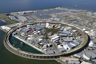 　大阪・関西万博の会場＝９月、大阪市此花区の夢洲（共同通信社ヘリから）