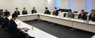 　整備新幹線に関する与党プロジェクトチームの会合＝１２日午前、国会