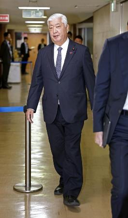 　１１月、自民党の安全保障調査会の会合に臨む中谷元氏＝東京・永田町の党本部