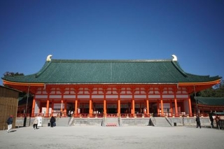 平安神宮の大極殿、色鮮やかに|全国海外|神戸新聞NEXT