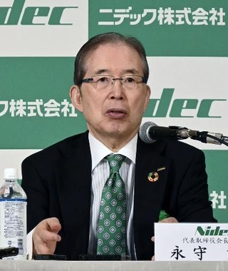 　２０２３年６月、株主総会後に記者会見するニデック創業者の永守重信氏＝京都市