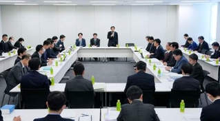 　国会内で開かれた、選挙運動に関する与野党の協議会＝１９日午後