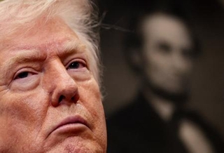 　トランプ米大統領＝１９日、ワシントン（ロイター＝共同）