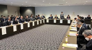 　ＪＲ芸備線の一部区間の存廃を話し合う芸備線再構築協議会の幹事会＝２４日午前、広島市南区