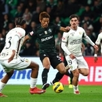 　エストレラ戦でフル出場したスポルティングの守田英正＝３０日（ロイター＝共同）