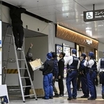 　天井パネルなどが落下したＪＲ名古屋駅の現場＝１１月