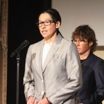 　ソフトボール女子のニトリＪＤリーグで特別表彰を受け、あいさつする上野由岐子＝１日、東京都港区