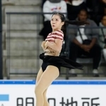 　フィギュアスケートＧＰシリーズのデビュー戦でトリプルアクセルを決める中井亜美＝１０月、アンジェ（共同）