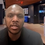 　オンラインで記者会見するＮＢＡのジェームズ・ジョーンズ氏