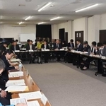 　環境省や山梨県、静岡県などが開いた富士登山のオーバーツーリズム対策に関する協議会＝４日午後、山梨県山中湖村