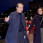 　ノーベル賞受賞者の定宿になっているストックホルムのグランドホテルに到着した京都大の北川進特別教授＝４日（共同）