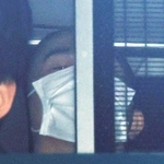 　送検のため、東京湾岸署を出る福地紘人容疑者＝６日午前７時４７分