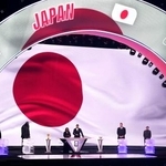 　サッカーＷ杯北中米３カ国大会の組み合わせ抽選会が行われ１次リーグＦ組に入った日本＝５日、米ワシントン（共同）