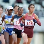 　女子１万メートル　自己ベストの３０分５４秒４０で日本勢トップの３位に入った田中希実（右端）＝ヤンマースタジアム長居