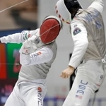 　団体３位決定戦　米国選手（右）と対戦する松山恭助＝北九州メッセ