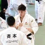 　国際合宿で練習する柔道男子の村尾三四郎＝講道館