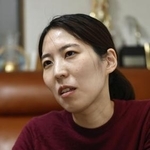 　インタビューに答える将棋の福間香奈女流六冠