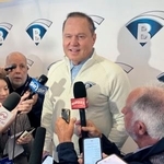 　取材に応じるボラス氏＝９日、米フロリダ州オーランド（共同）