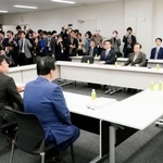 　自民党と日本維新の会が開いた社会保障改革の実務者協議＝１０日、国会