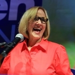 　米マイアミ市長選で勝利した民主党系のアイリーン・ヒギンズ氏＝９日、マイアミ（ゲッティ＝共同）