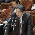 　１０日、衆院予算委で答弁する林芳正総務相