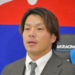 　現役ドラフトでＤｅＮＡから中日に移籍し、入団記者会見する知野＝１２日、ナゴヤ球場