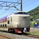 　東京と高松を結ぶ寝台特急「サンライズ瀬戸」＝高松市