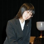 　２００８年、将棋の倉敷藤花戦で初タイトルを獲得した福間香奈女流六冠（当時は里見香奈女流二段）＝岡山県倉敷市