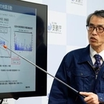 　北海道や東北の太平洋沿岸に津波注意報が出され、記者会見する気象庁の担当者＝１２日午後