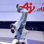 　男子決勝　技を繰り出す半井重幸＝久留米アリーナ