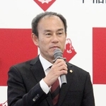 　東京箱根間往復大学駅伝への意気込みを語る、早大の花田勝彦監督＝１３日、埼玉県所沢市