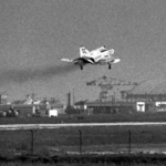 　山口県・岩国基地を離陸する戦闘機＝１９７２年５月